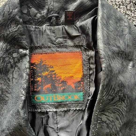 Outbrook Vintage Leather Embossed Trench Coat - Picture 2 of 6